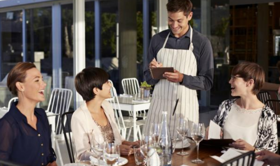 Passer commande dans un restaurant. Écoutez et complétez !